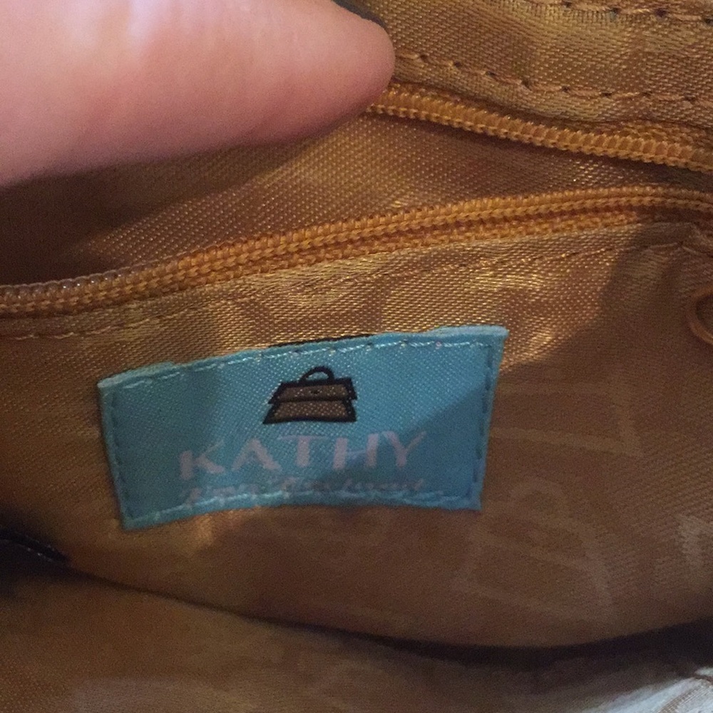 Kathy VanZeeland Crossbody Bag - Picture 4 of 6